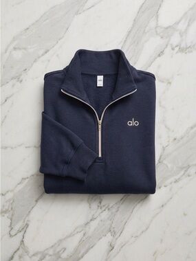 ALO Yoga Men’s Navy Half-Zip Pullover with Contrast Zip